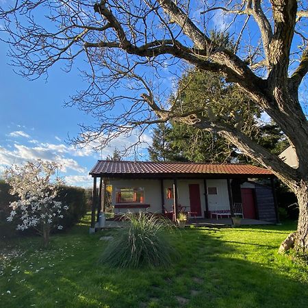 Mobilhome Sous Chalet En Bois A La Ferme Josnes Exterior photo
